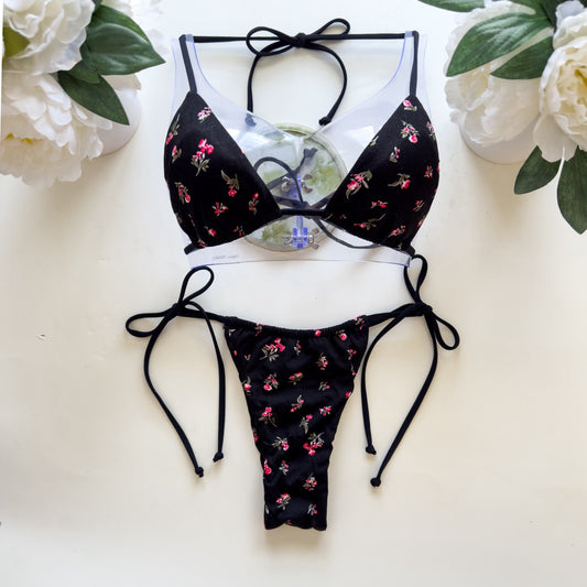 Seamless adjustable top & slide bottom - dainty red floral